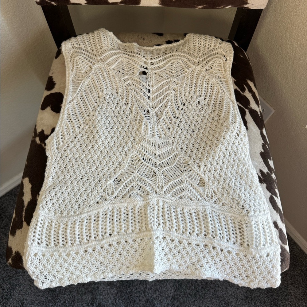 A&F crochet detailed top